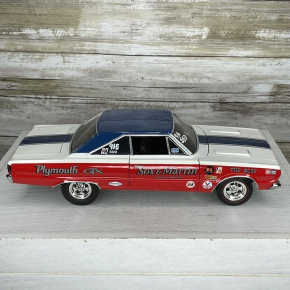 Highway 61/DCP - 1/18 SOX & MARTIN 1967 Plymouth Superstock 440 GTX Supercar